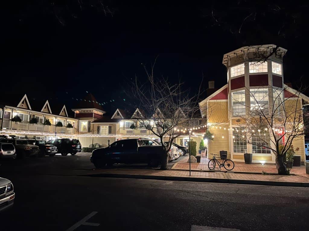 Silverton Inn and Suites at night