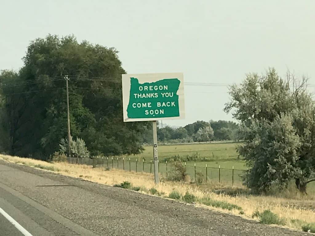 Farewell Oregon sign by the road.