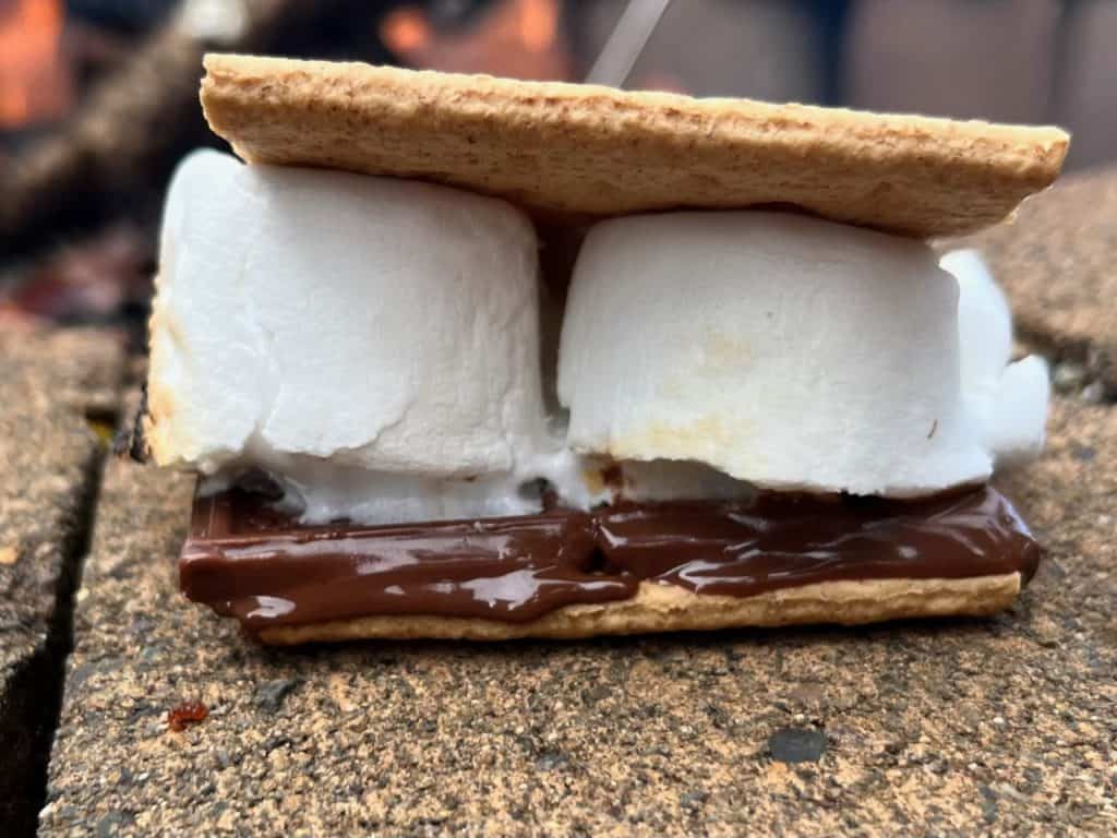 S'mores. No cook camping meals, and easy camp snacks!