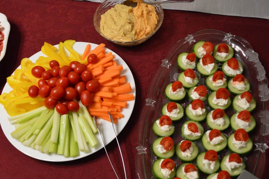 Small bites and crudités for Valentine's Day picnic ideas.