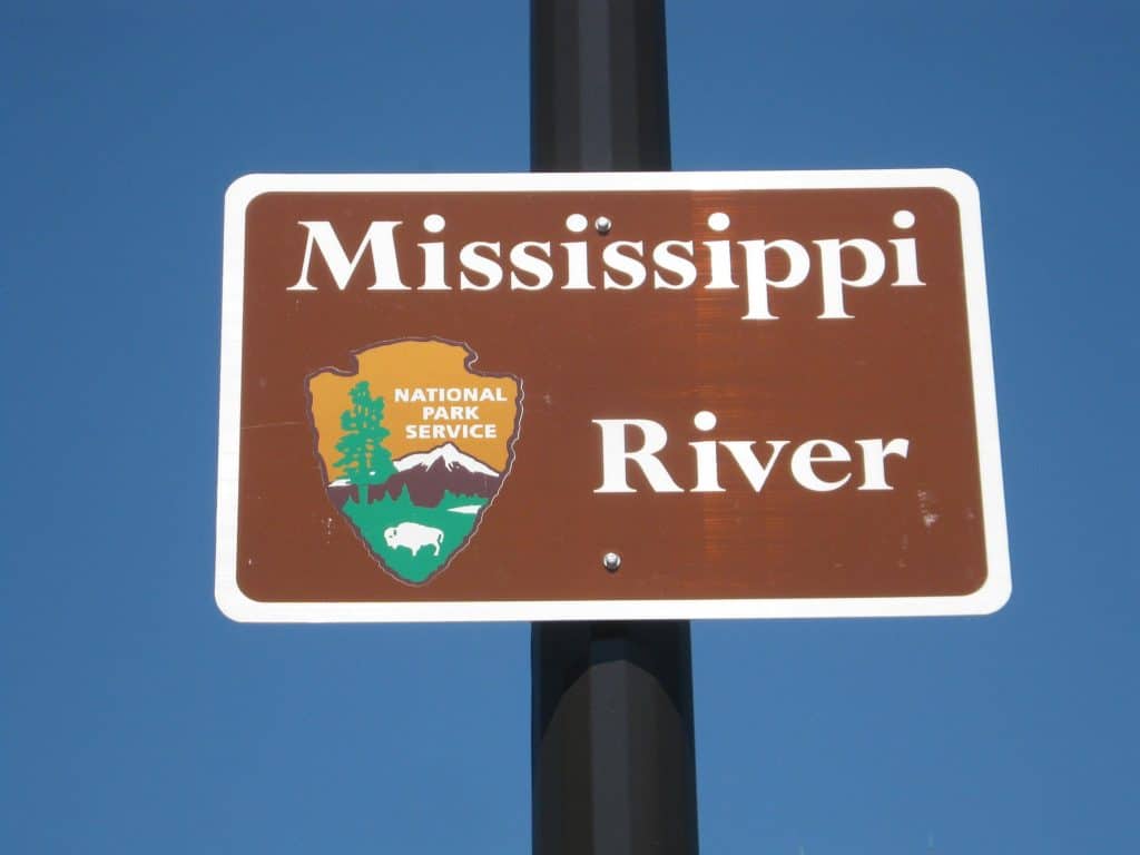 A National Park Service sign says "Mississippi River."