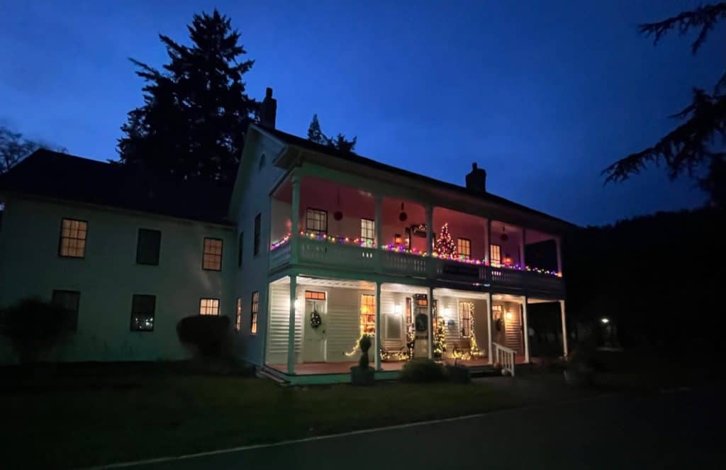 Holiday lights welcome travelers to Wolf Creek Inn & Tavern.