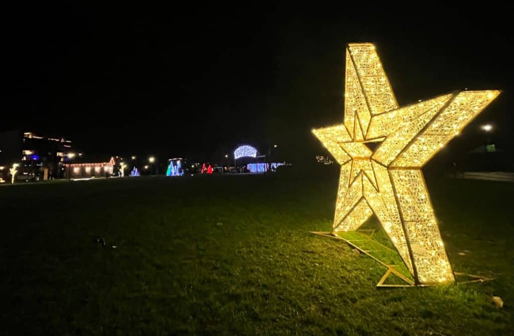 A six foot tall illuminated star stands at Riverfront Park. Riverfront Park is one of the 11 best places to see Christmas lights in Salem Oregon.