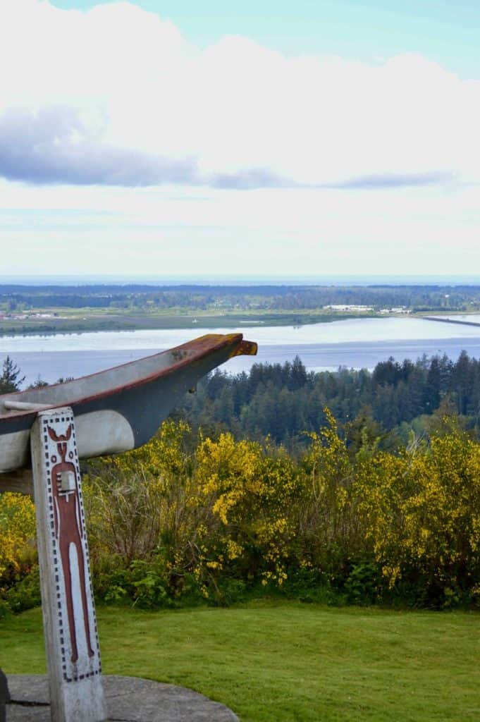 A Chinook-style monument overlooks the homeland of Chief Comcomly and the Chinook People. Astoria Oregon is a great place to explore when visiting the Oregon Coast with kids.