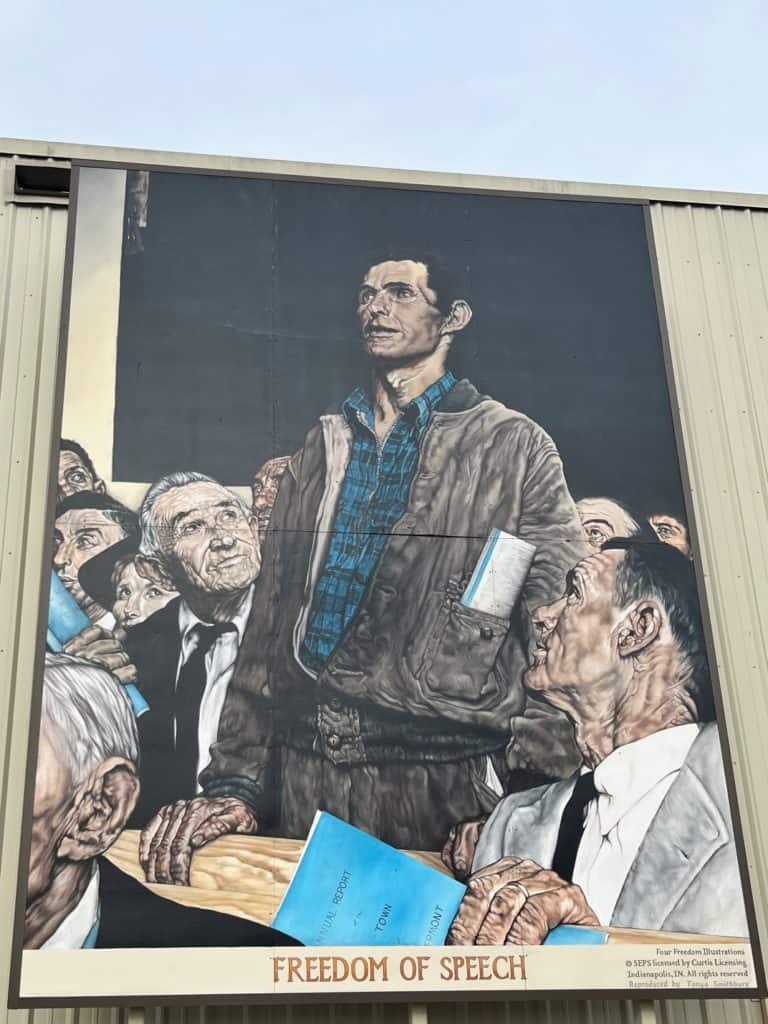 Freedom of Speech mural in Silverton, Oregon. Ratchet Brewery review.