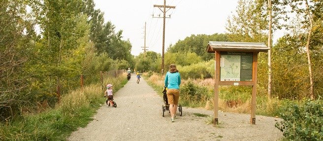 A mother and her children enjoy a great day exploring the Gallagator Trail.