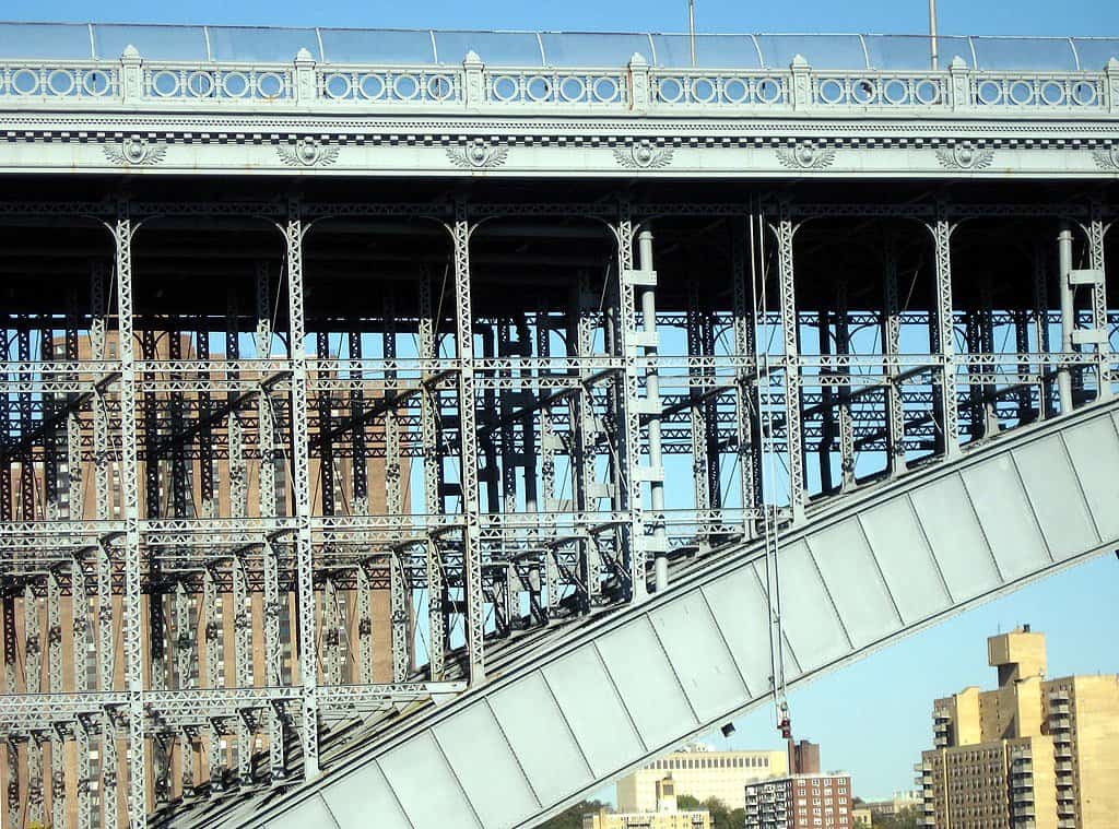 A detail of the Washington Bridge show the antiquated framework.