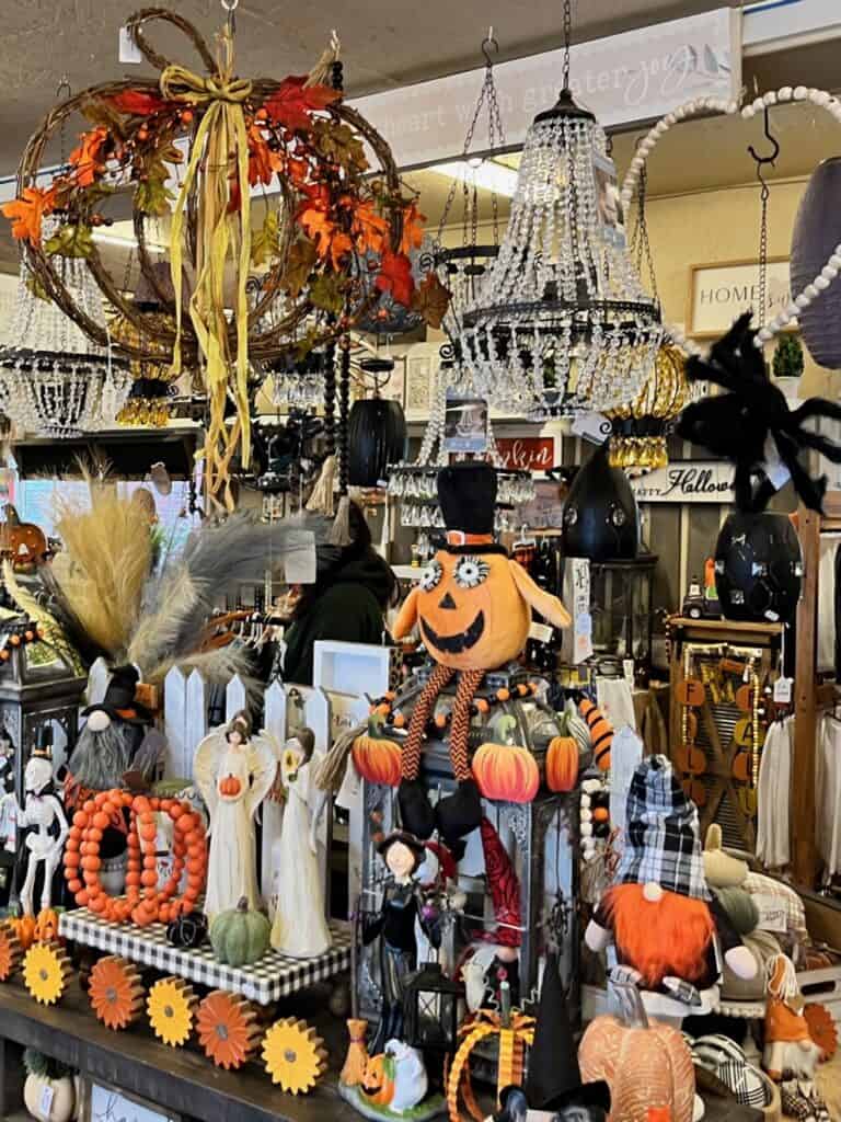 Gift shop with Halloween and fall themed items for sale.