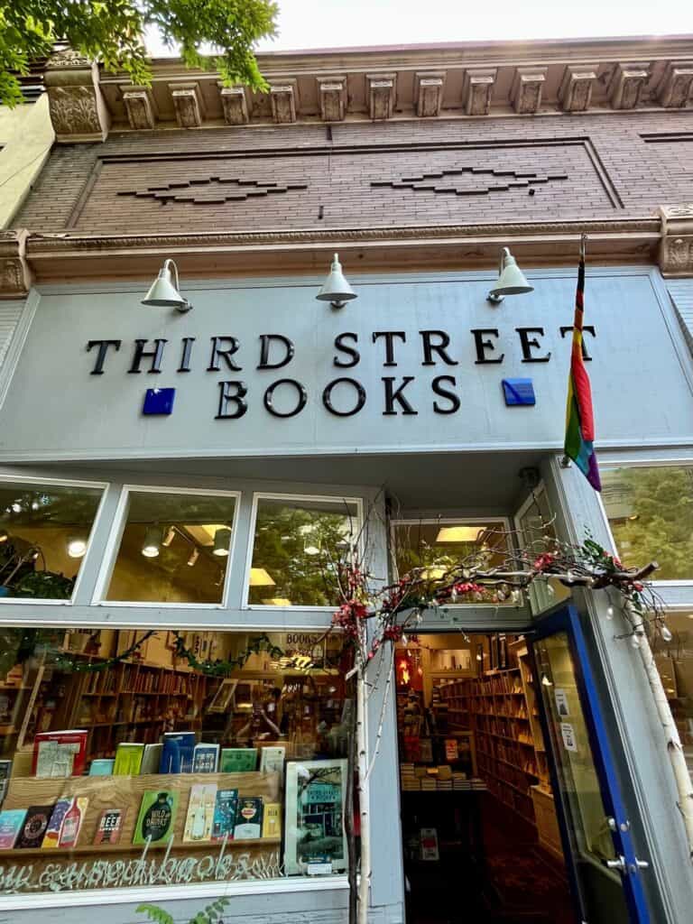 Third Street Books facade in McMinnville, Oregon