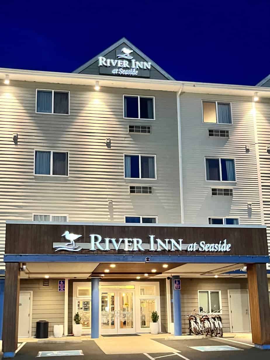 Ray River Inn River Inn at Seaside Review: Family Fun! - Dinkum Tribe