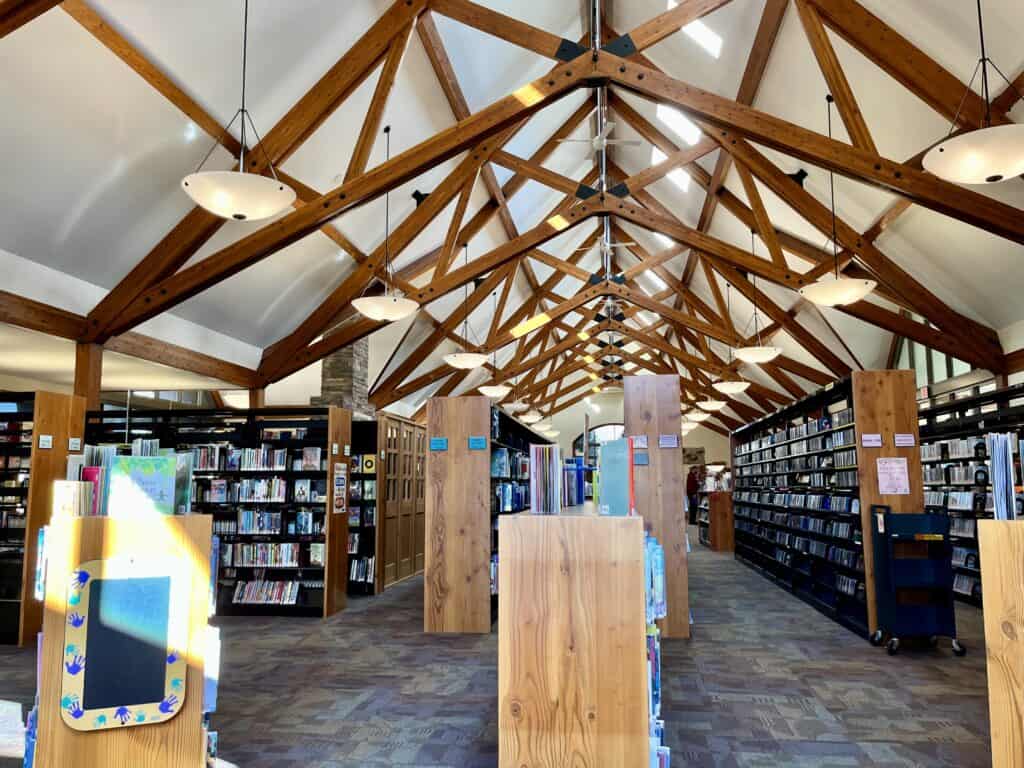 Estacada library