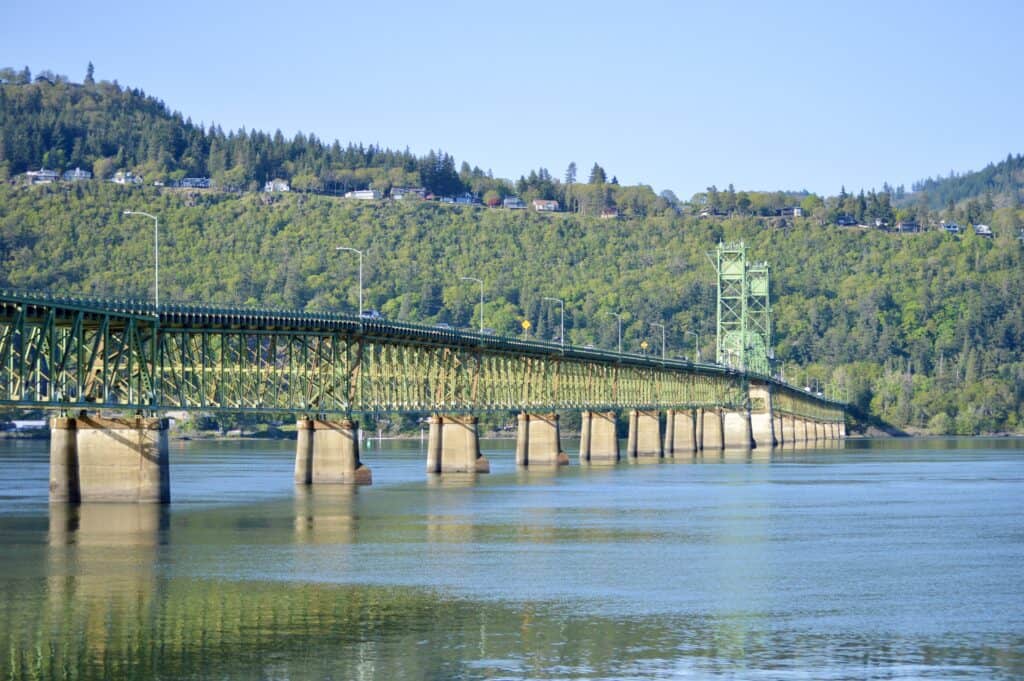 Bridge over the Columbia River from Hood River to White Salmon