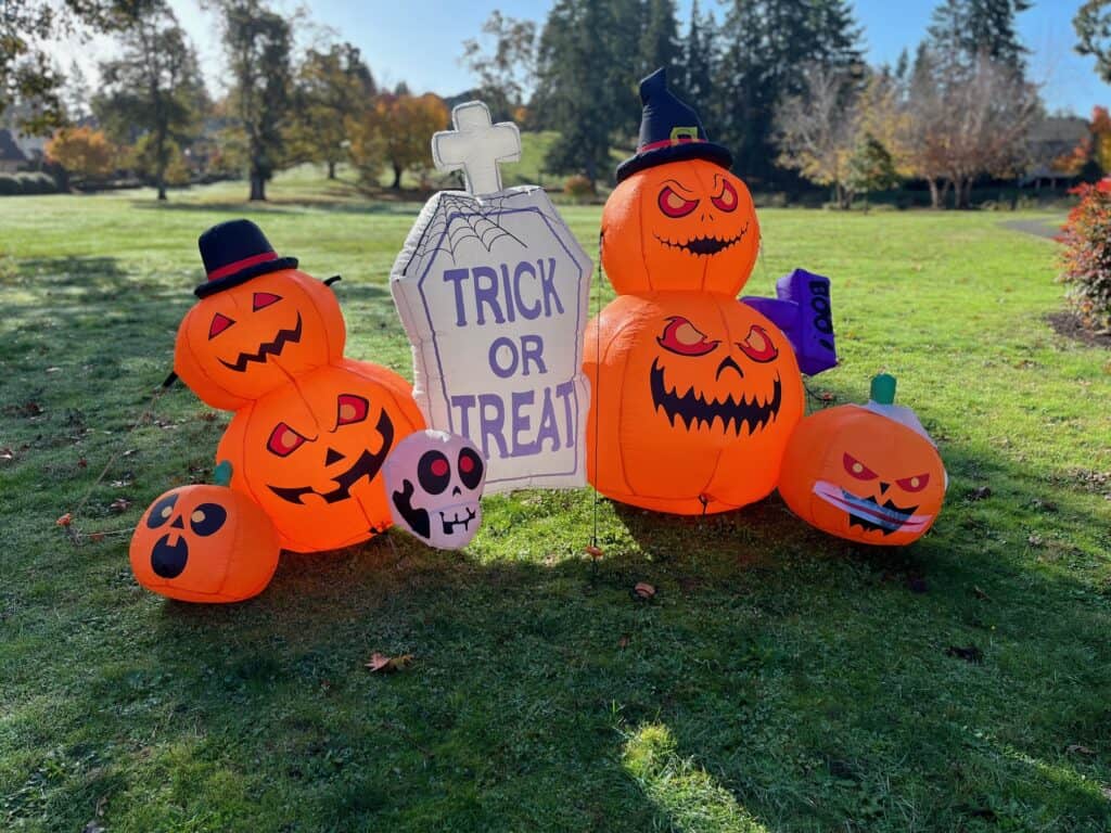 Jack-o-lantern inflatable